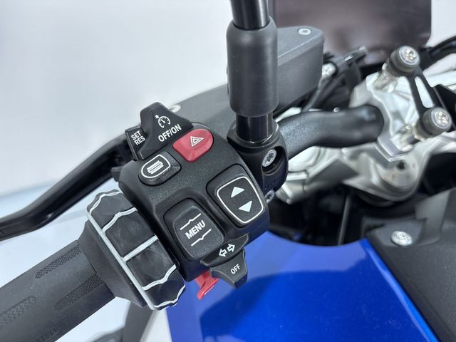 bmw - r-1300-r