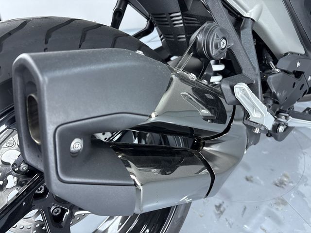 bmw - r-1300-r