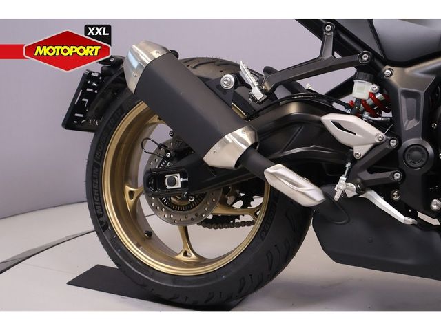 triumph - trident-800