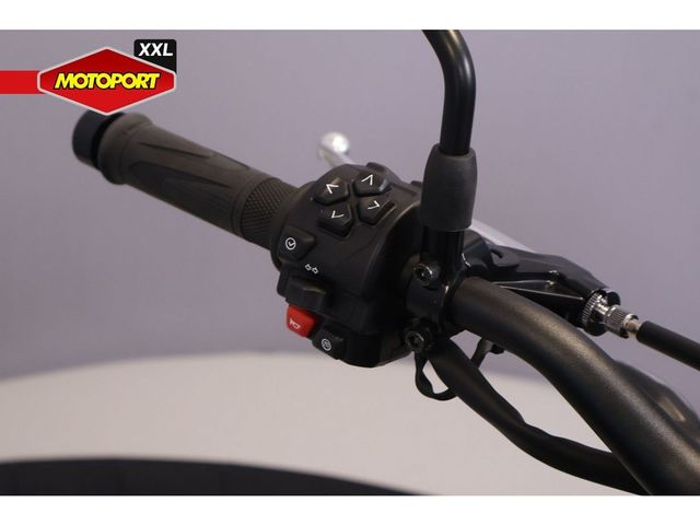 triumph - trident-800