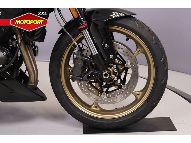 triumph - trident-800