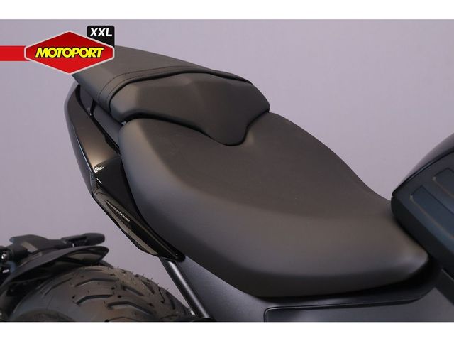 triumph - trident-800