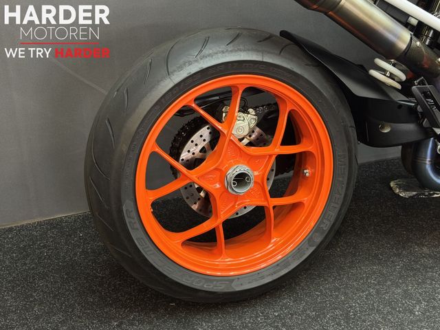 ktm - 1290-super-duke-r