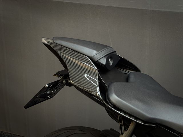 yamaha - yzf-r1