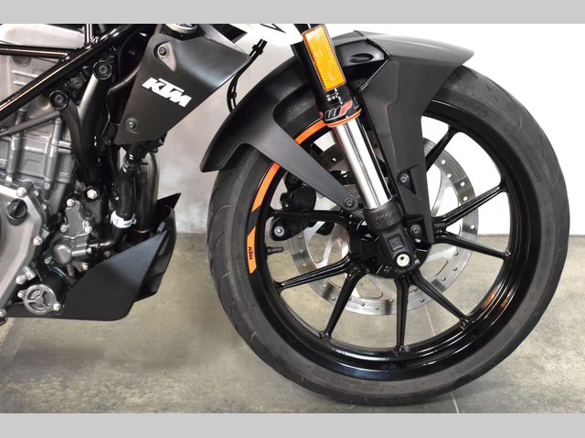 ktm - 390-duke-abs