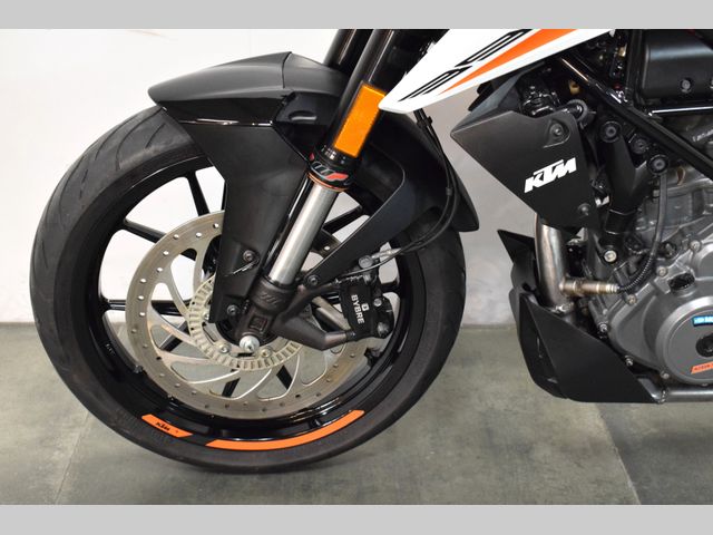 ktm - 390-duke-abs