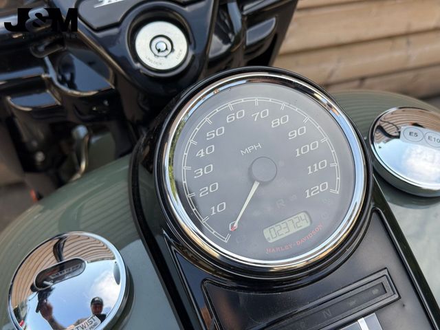 harley-davidson - roadking-special-114
