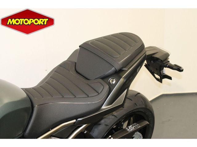 suzuki - gsx-8t