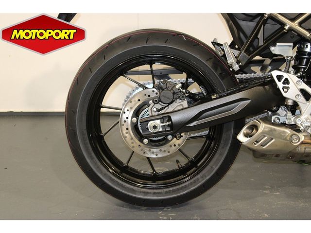 suzuki - gsx-8t
