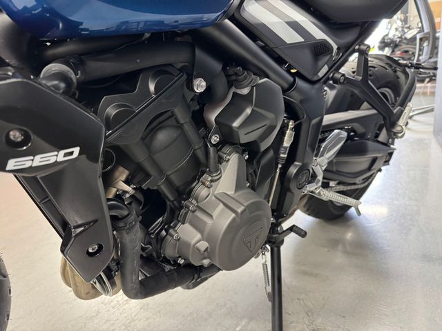 triumph - trident-660