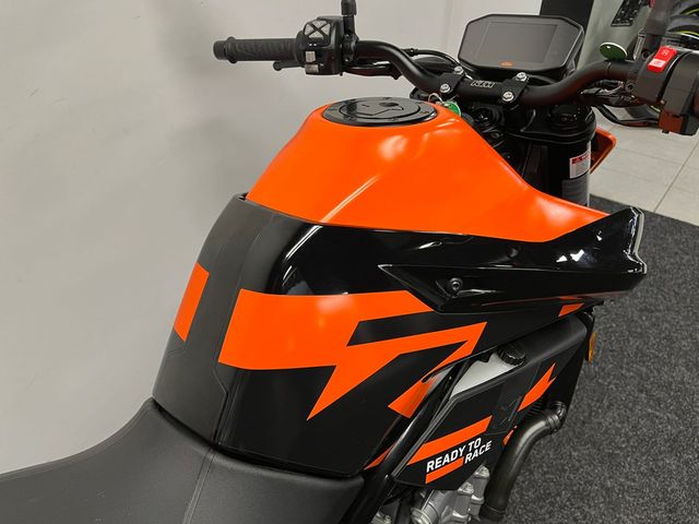 ktm - 890-duke-gp