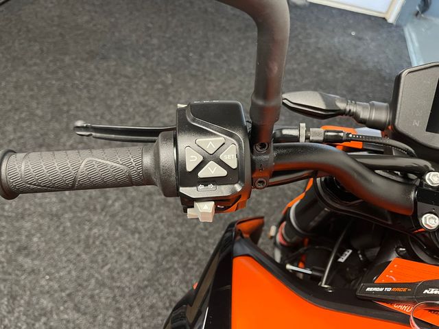 ktm - 890-duke-gp