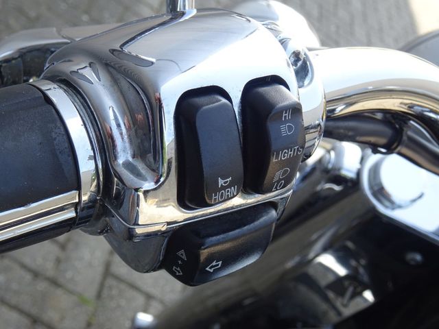 harley-davidson - softail-deluxe-flstni