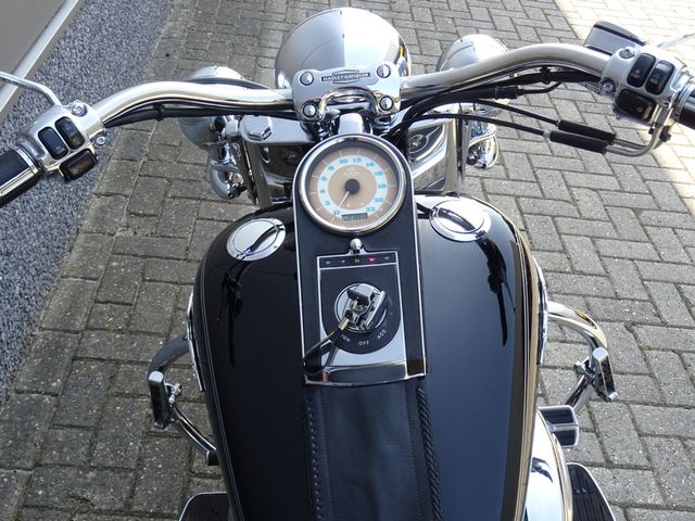 harley-davidson - softail-deluxe-flstni