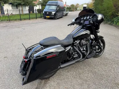 HARLEY-DAVIDSON STREET GLIDE SPECIAL FLHXS – foto 2
