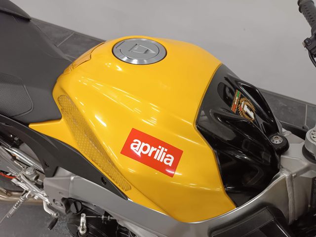 aprilia - tuono-v4