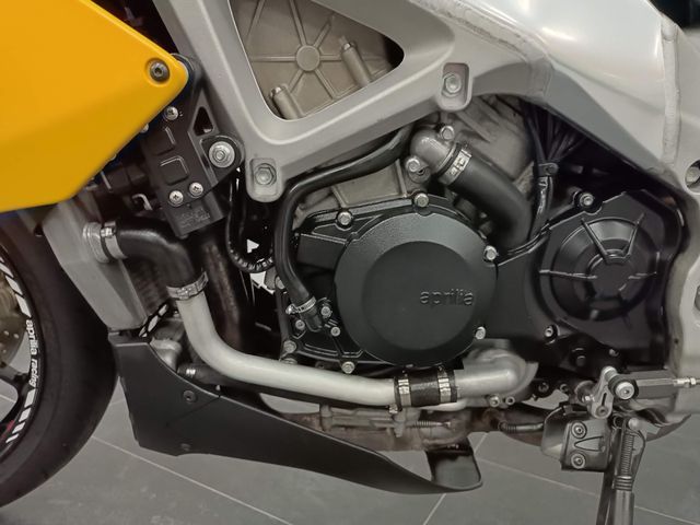 aprilia - tuono-v4
