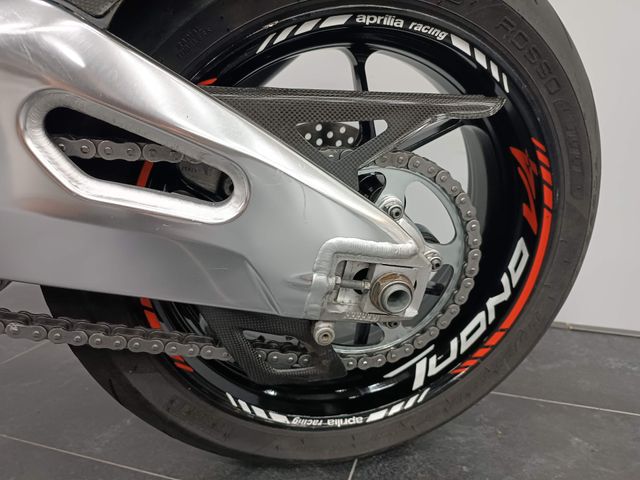 aprilia - tuono-v4