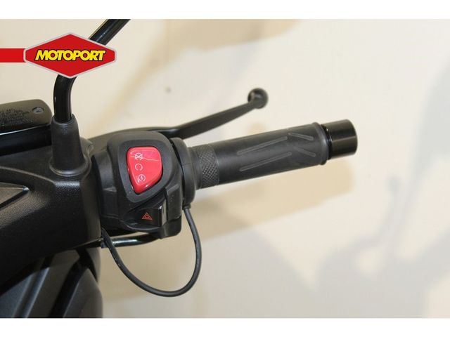 yamaha - x-max-300-abs