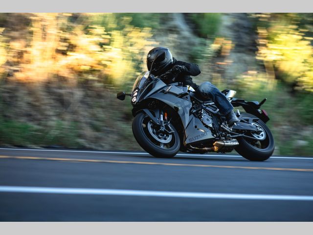 suzuki - gsx-8r