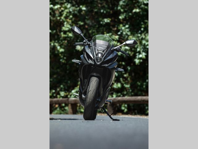 suzuki - gsx-8r