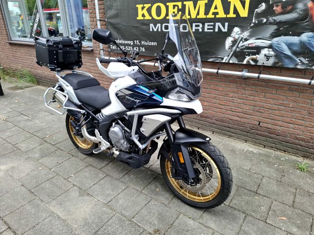 cfmoto - 700-mt-adventure