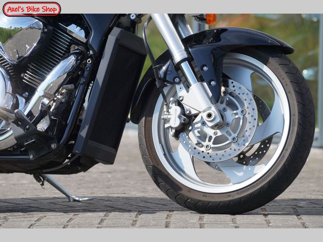 suzuki - m-1500-intruder