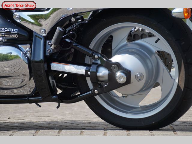 suzuki - m-1500-intruder