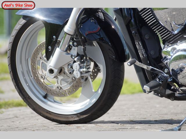 suzuki - m-1500-intruder