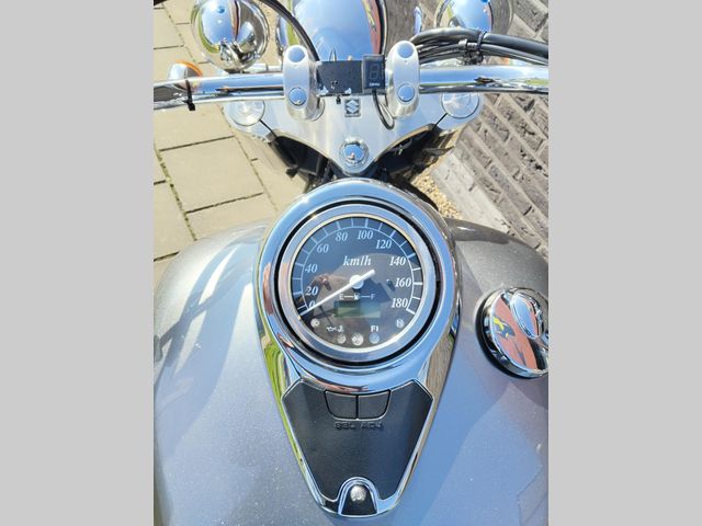 suzuki - intruder-c-800