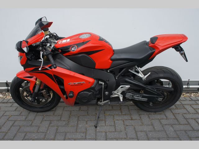 honda - cbr-1000-rr-fireblade
