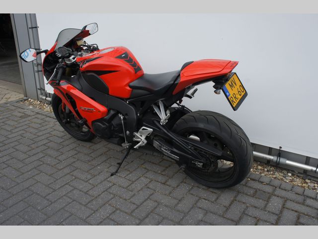 honda - cbr-1000-rr-fireblade