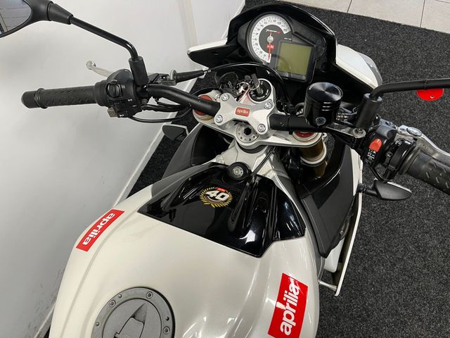 aprilia - tuono-v4-r-aprc