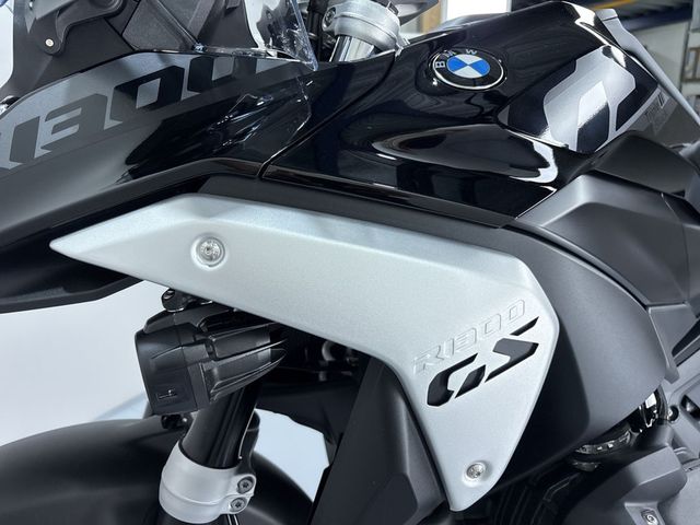 bmw - r-1300-gs-triple-black