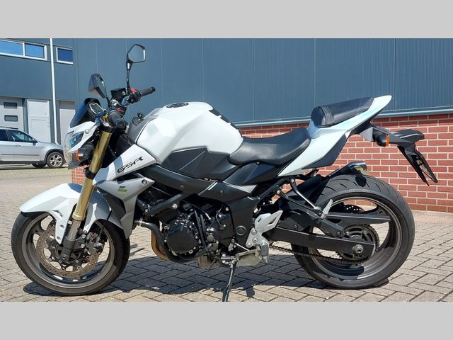 suzuki - gsr-750