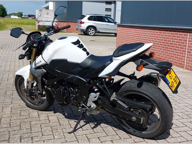 suzuki - gsr-750