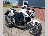 SUZUKI GSR 750