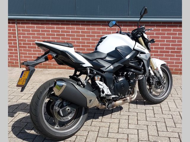 suzuki - gsr-750