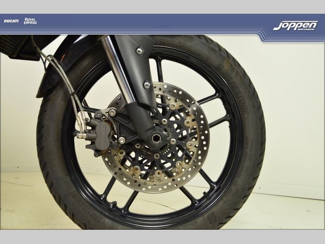triumph - tiger-800-xrx