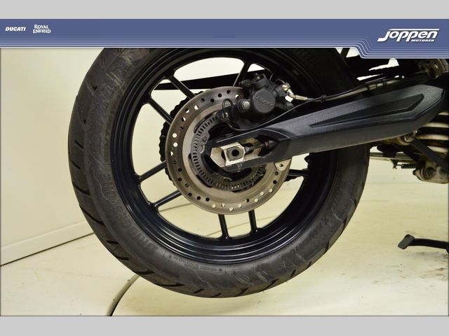 triumph - tiger-800-xrx