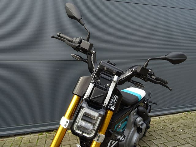bmw - ce-02