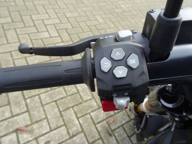 bmw - ce-02
