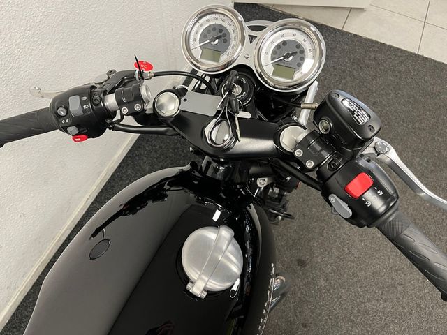 triumph - thruxton-1200