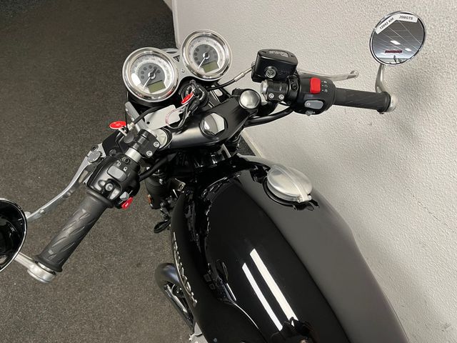 triumph - thruxton-1200