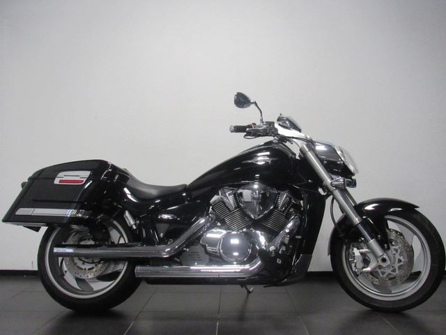 suzuki - m-1800-r-intruder