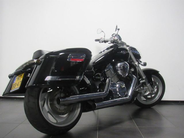 suzuki - m-1800-r-intruder