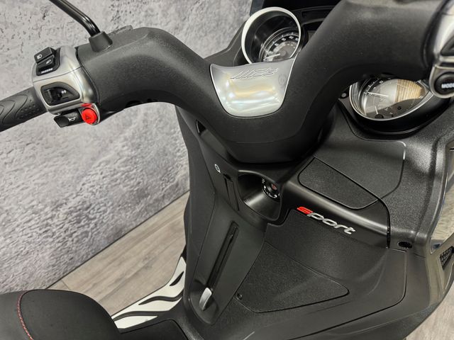 piaggio - mp3-300-lt-sport