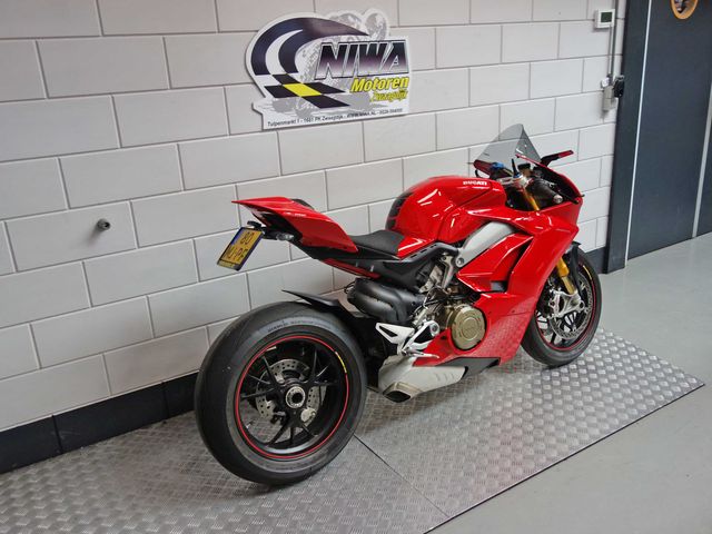 ducati - panigale-v4-s