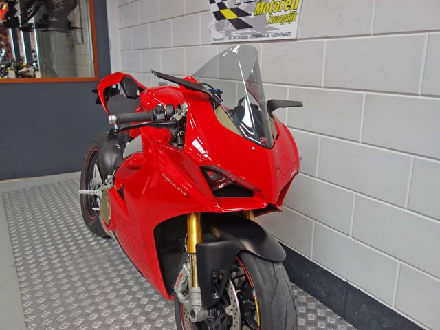 ducati - panigale-v4-s