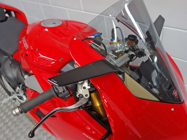 ducati - panigale-v4-s
